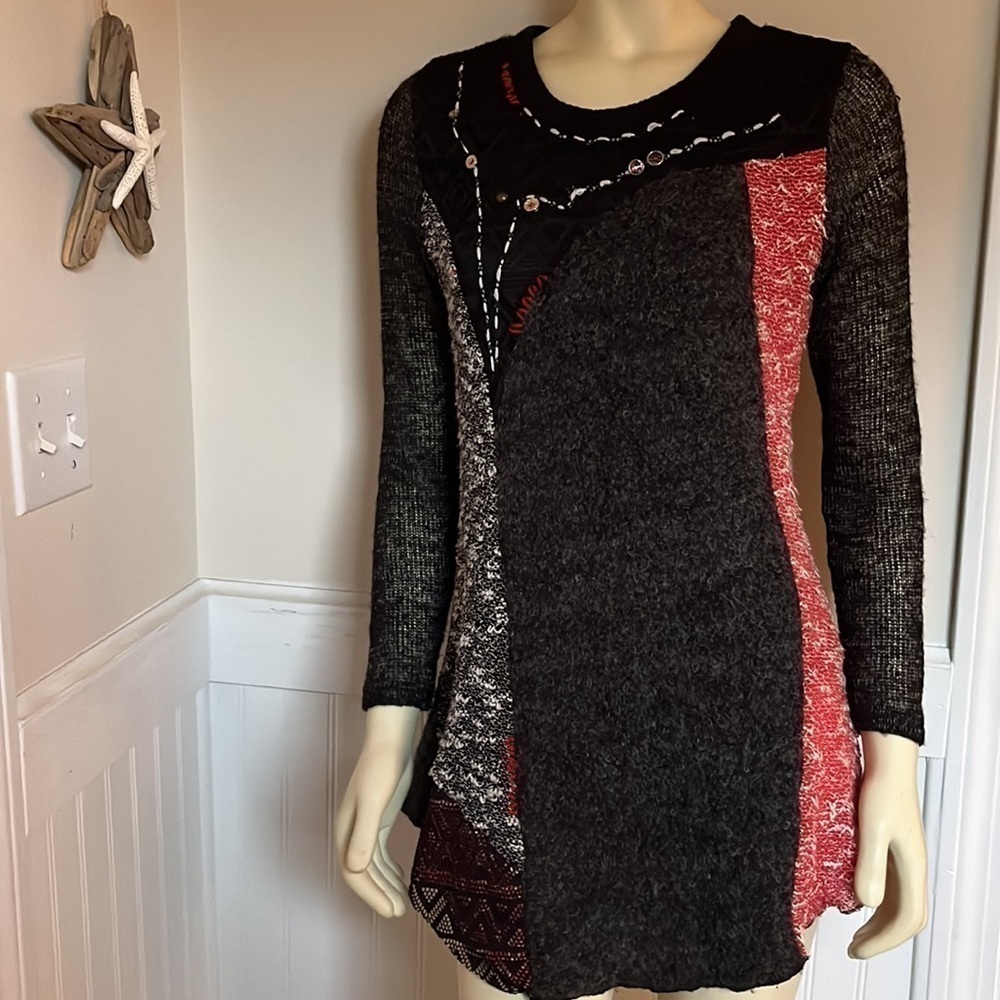 Adore multimedia long sleeve knit sweater tunic black gray red medium